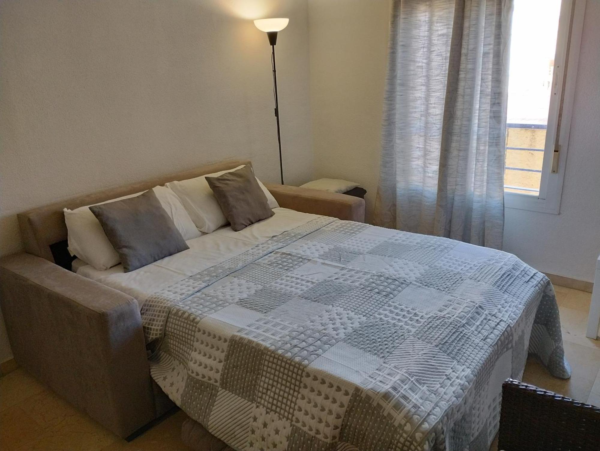 Malaga Yellow Duplex Free Parking And Terrace Bagian luar foto