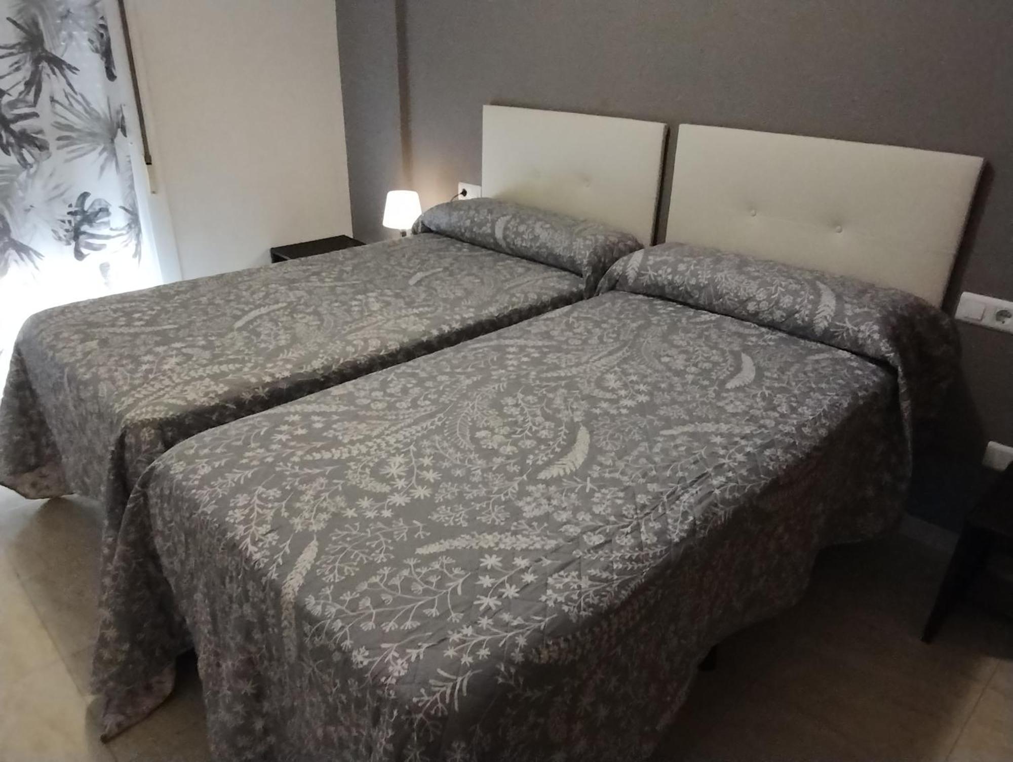 Malaga Yellow Duplex Free Parking And Terrace Bagian luar foto